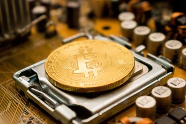 bitcoin auf Motherboard - HIC GmbH - die FinanzConcepter - Immobilien, Investment, Versicherungen